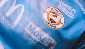 Flash Énergie, courtier en énergie à Thionville, devient partenaire de l’US Thionville Lusitanos pour la saison 2026/2027. Découvrez notre engagement auprès du club et du territoire.